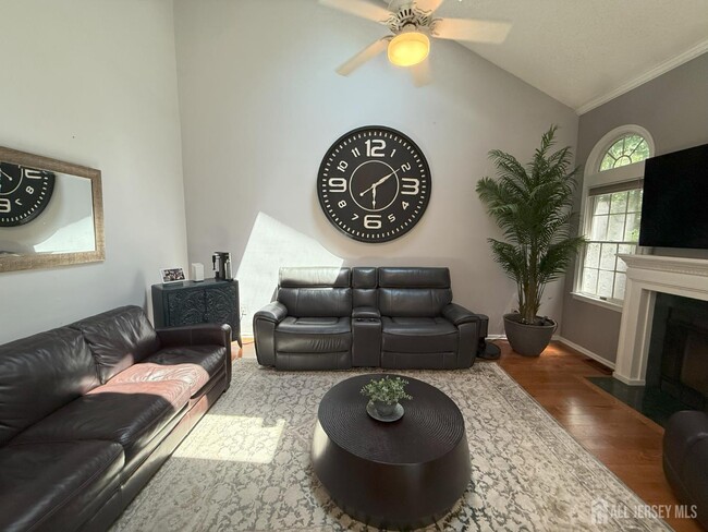 Building Photo - 37 Dorchester Dr