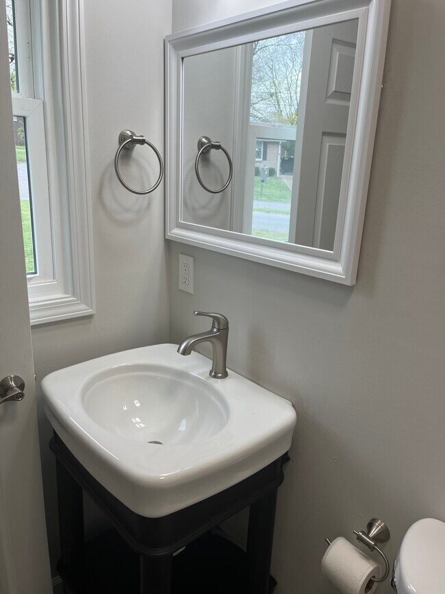 Building Photo - 3010 Buenaview Blvd