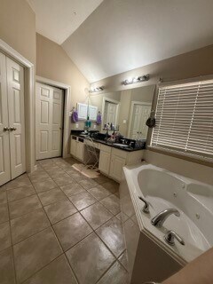 Building Photo - 14122 Avongate Ln