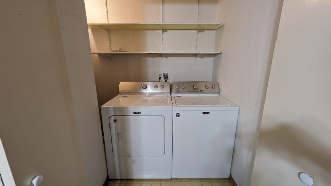 Building Photo - 807 E F St