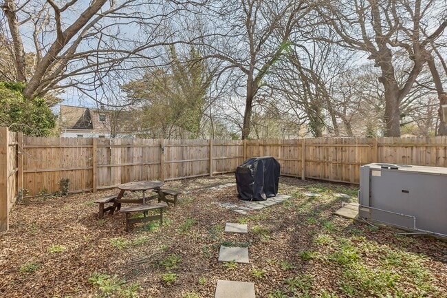 Building Photo - Beautifully Renovated 3-Bedroom Home in Hampton – Move-In Ready!