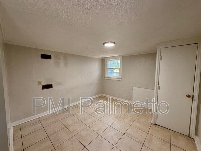 Building Photo - 1304 Mt Vernon St