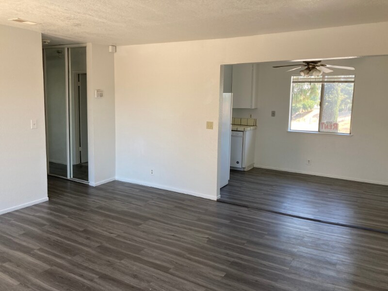 Building Photo - 1518 Moorpark Ave