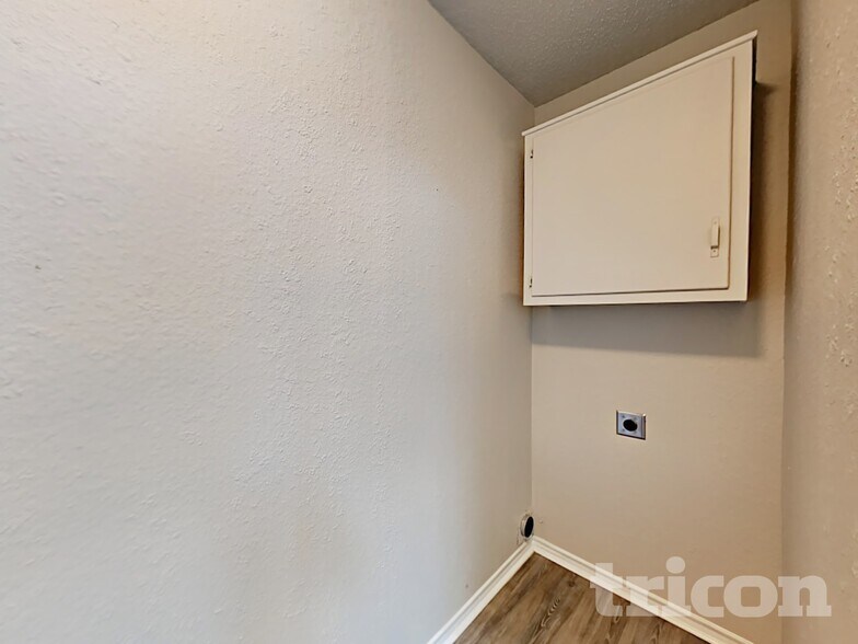 Building Photo - 1521 Stiles Ct