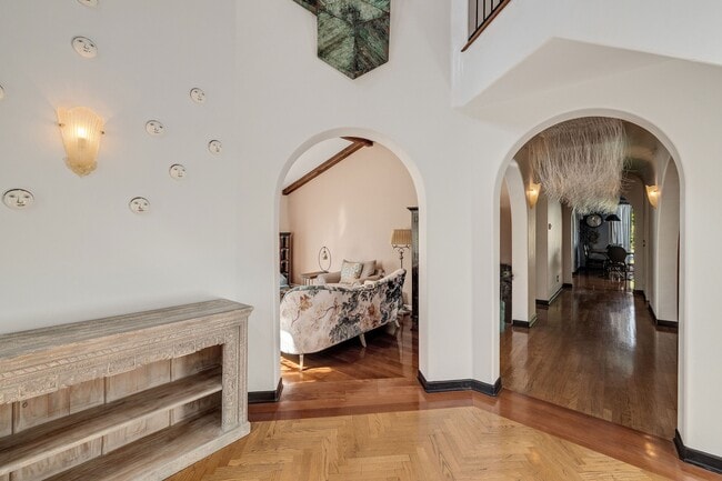 Building Photo - 1809 Palos Verdes Dr W