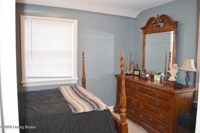 Building Photo - 305 S Hubbards Ln