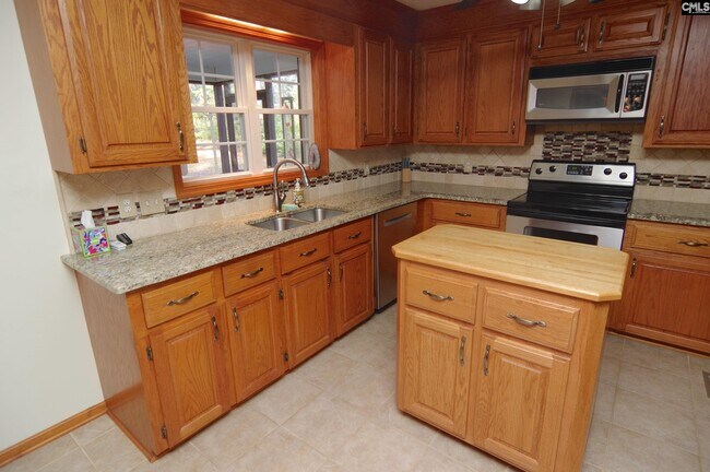 Building Photo - 1331 Camping Rd