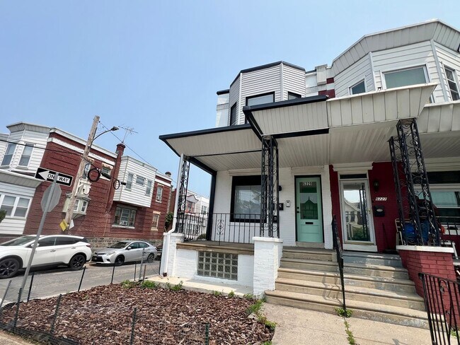 Building Photo - Luxurious 1-Bedroom Apartment in West Phil...