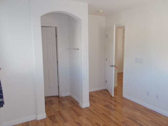 Building Photo - Beautiful 3-Bedroom Two-Story Home in Well...