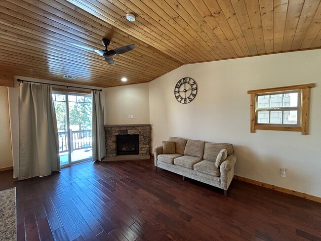 Building Photo - The Ponderosa Meadows Townhouse