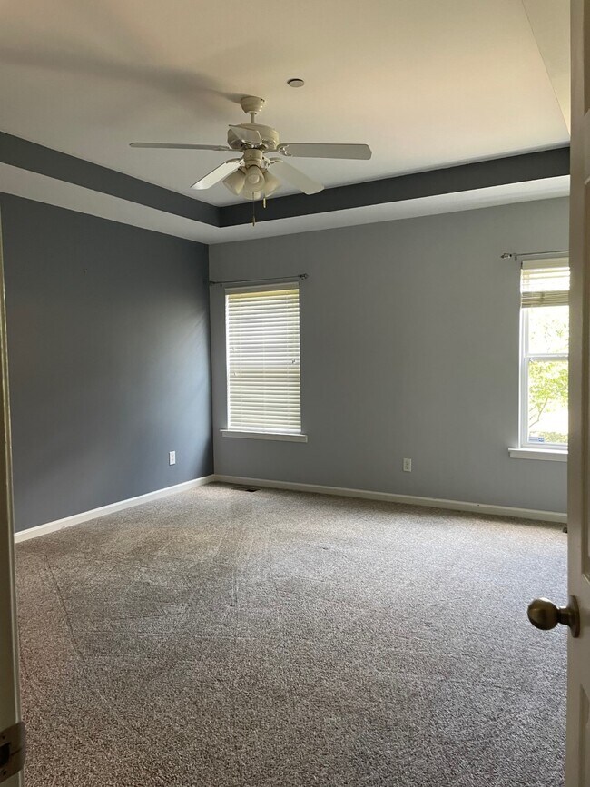 Building Photo - 4524 Sawmill Pl