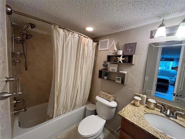Building Photo - 2700 Coconut Bay Ln