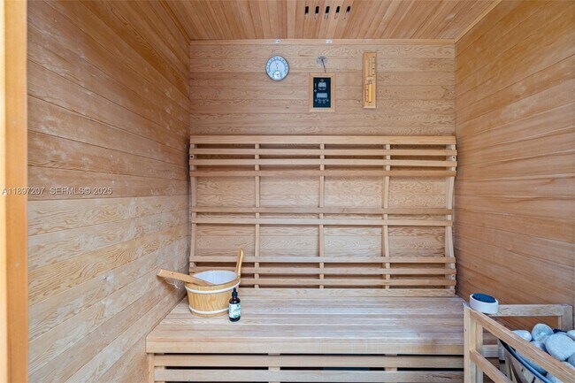 Building Photo - 6124 Paradise Point Dr