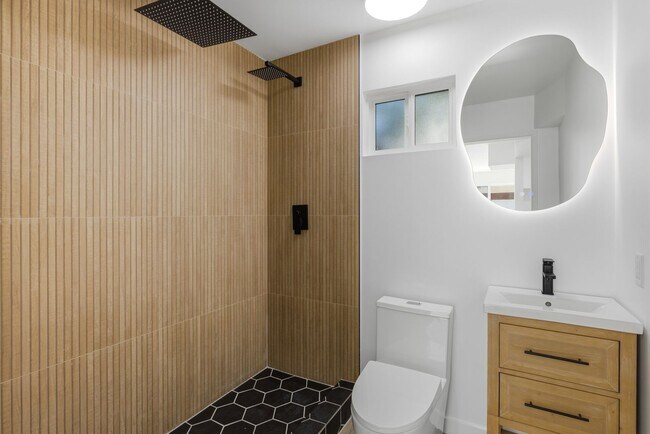 Building Photo - 3684 Curlew St