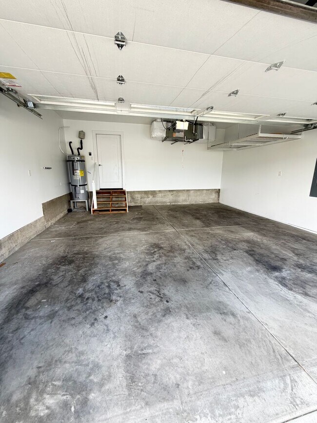 Building Photo - 123 9th Ave