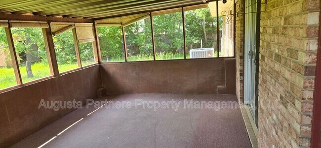Building Photo - 2522 Georgetown Dr