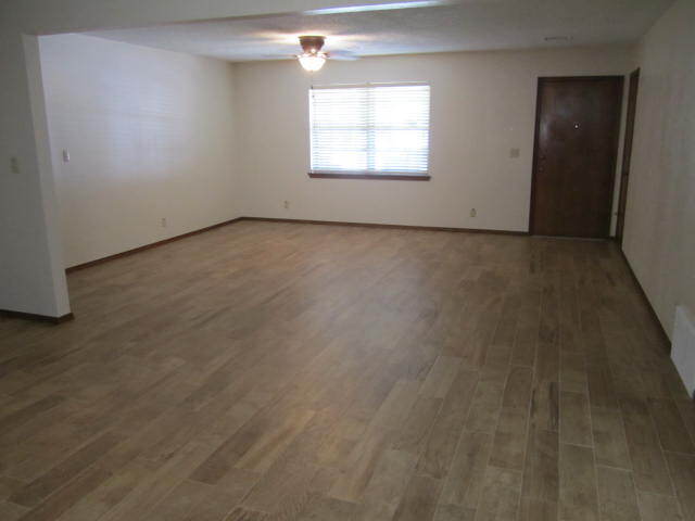 Building Photo - 2106 Bellaire Dr