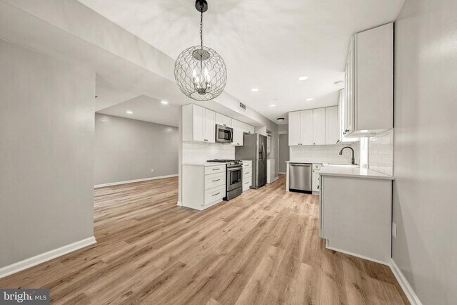 Building Photo - 2045 Royal Fern Ct