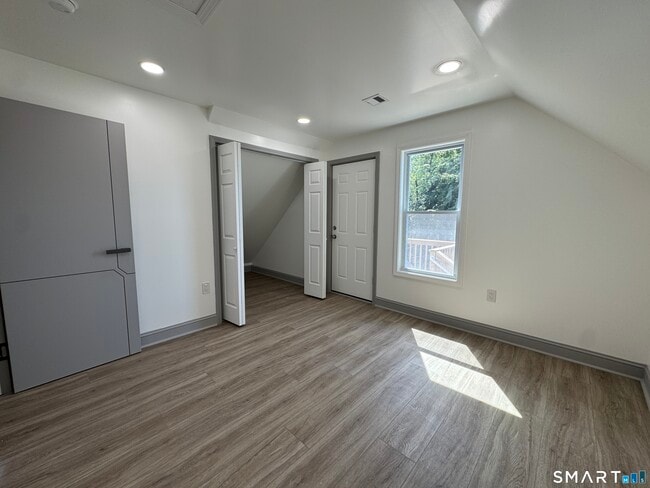 Building Photo - 128 Jewett St