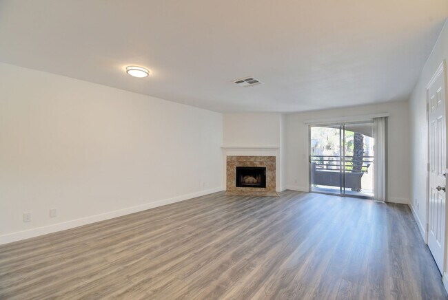 Building Photo - 6867 Tamarus St