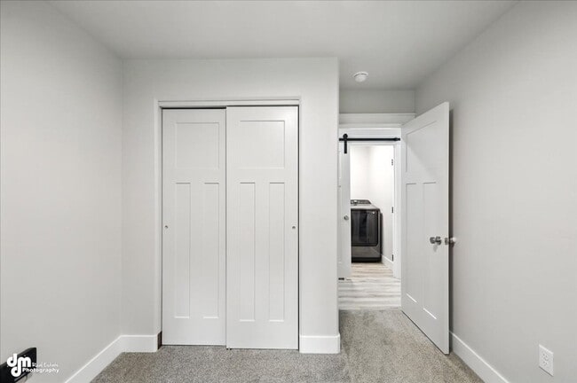 Building Photo - New & Upgraded 4BD Home!