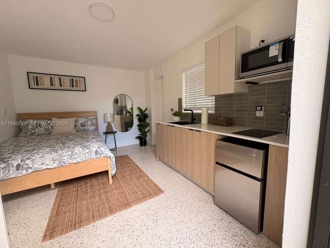 Building Photo - 2442 SW 3rd St