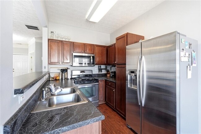 Building Photo - 410 Lantern Ln