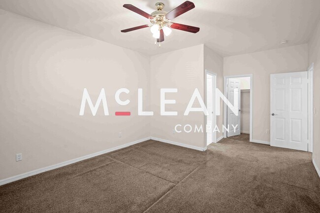 Building Photo - 3 Bed & 3 Bath Home with Private Pool & Spa
