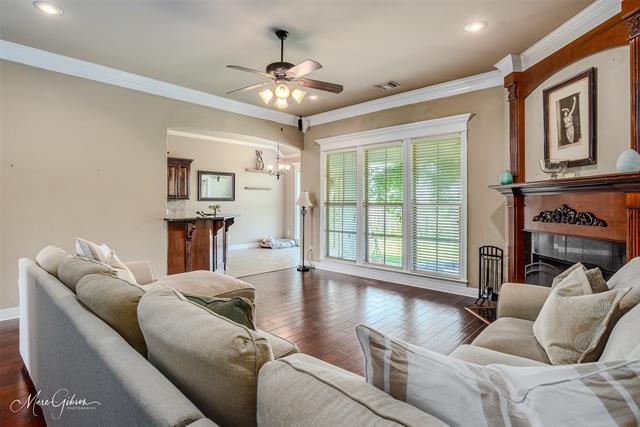 Building Photo - 244 Gloucester Dr