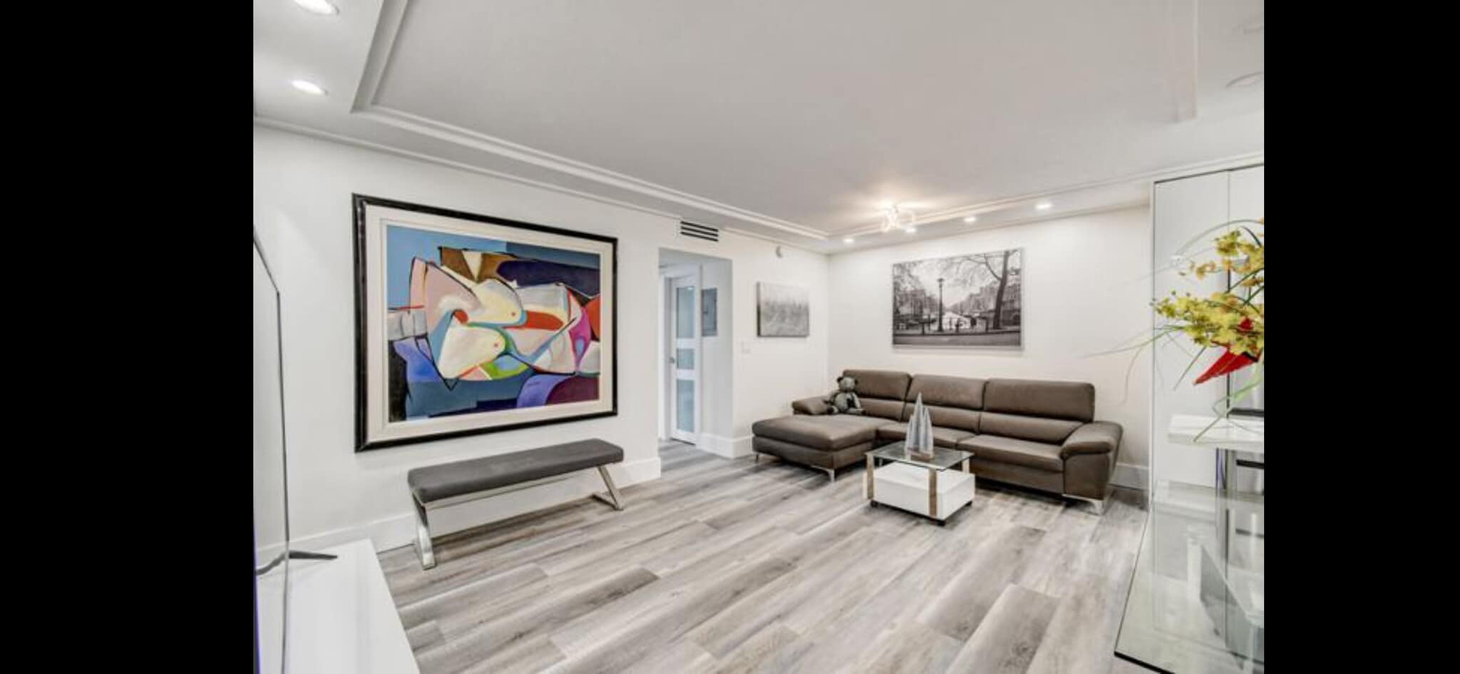 Building Photo - 100 Royal Palm Way