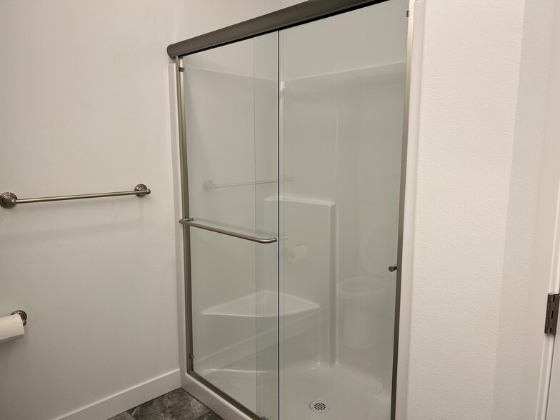 Building Photo - 3002 Roald Ave SE