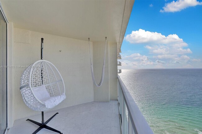 Building Photo - 16699 Collins Ave