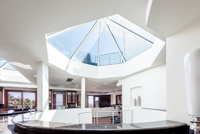 Building Photo - 8835 Evanview Dr