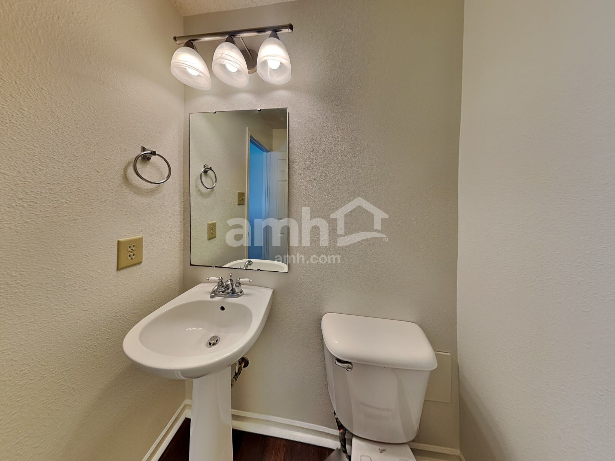 Building Photo - 10286 Butler Dr