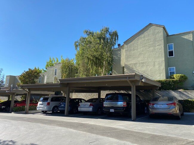 Building Photo - 24352 Dover Ln