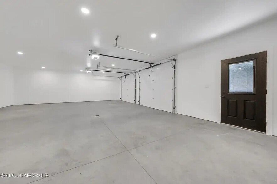 Building Photo - 8206 Big Meadows Rd