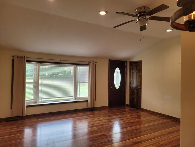 Building Photo - 2327 Ritner Hwy