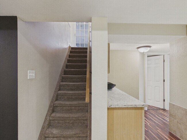 Building Photo - Gorgeous home in Westminster!