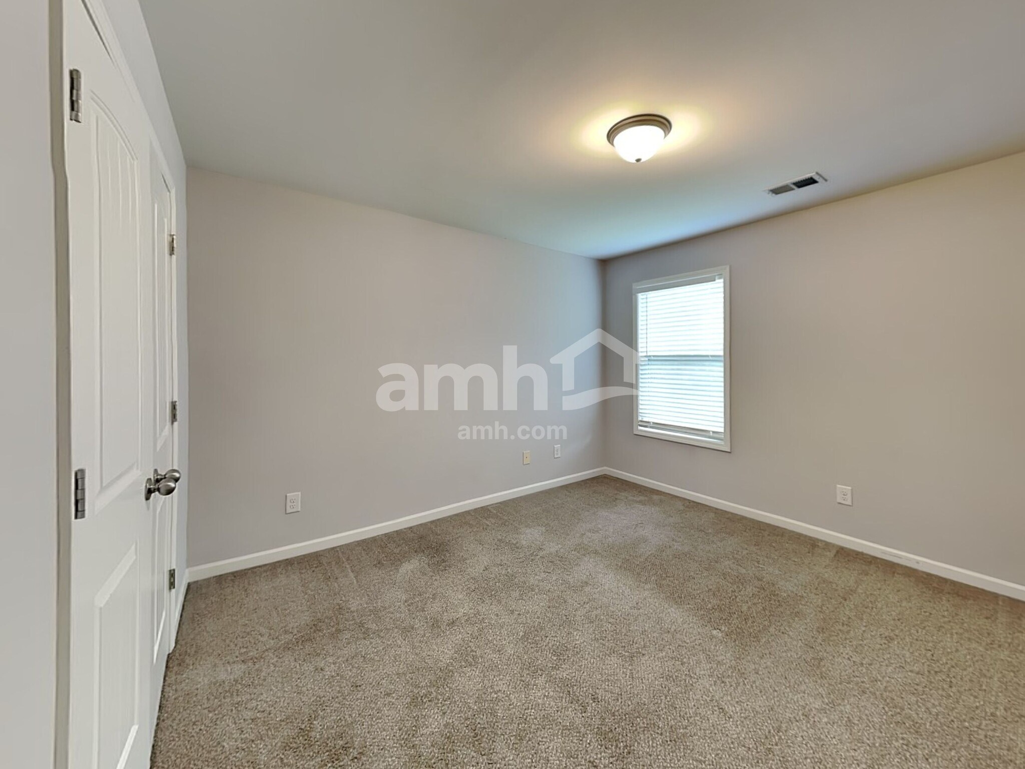 Building Photo - 3613 Walking Stick Way NE