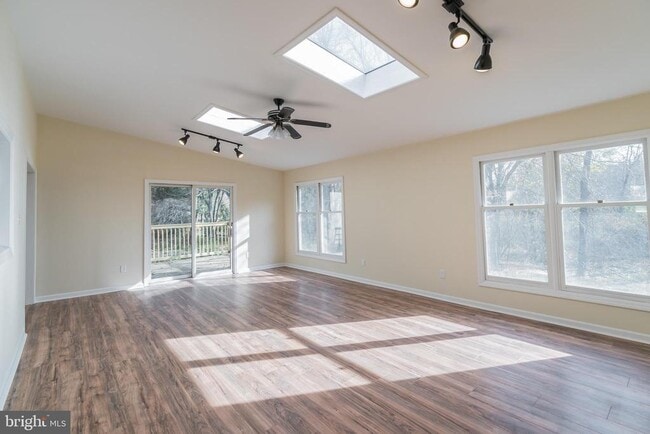 Building Photo - 414 Windsor Cir
