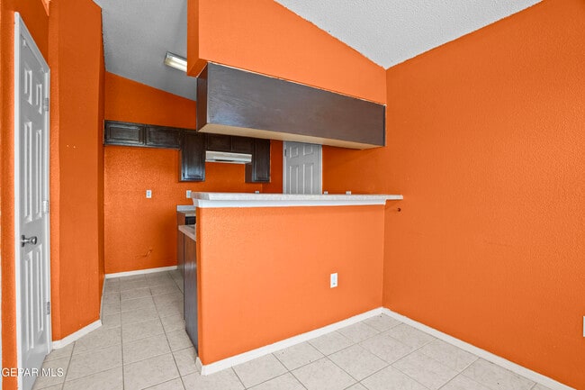 Building Photo - 871 Luisa Guerra Dr