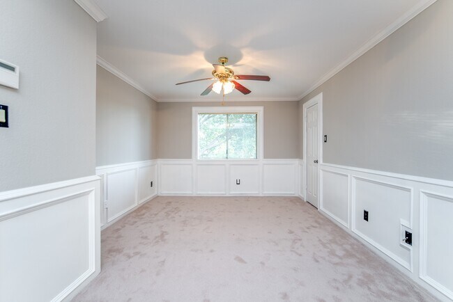 Building Photo - 2710 Double Lake Dr