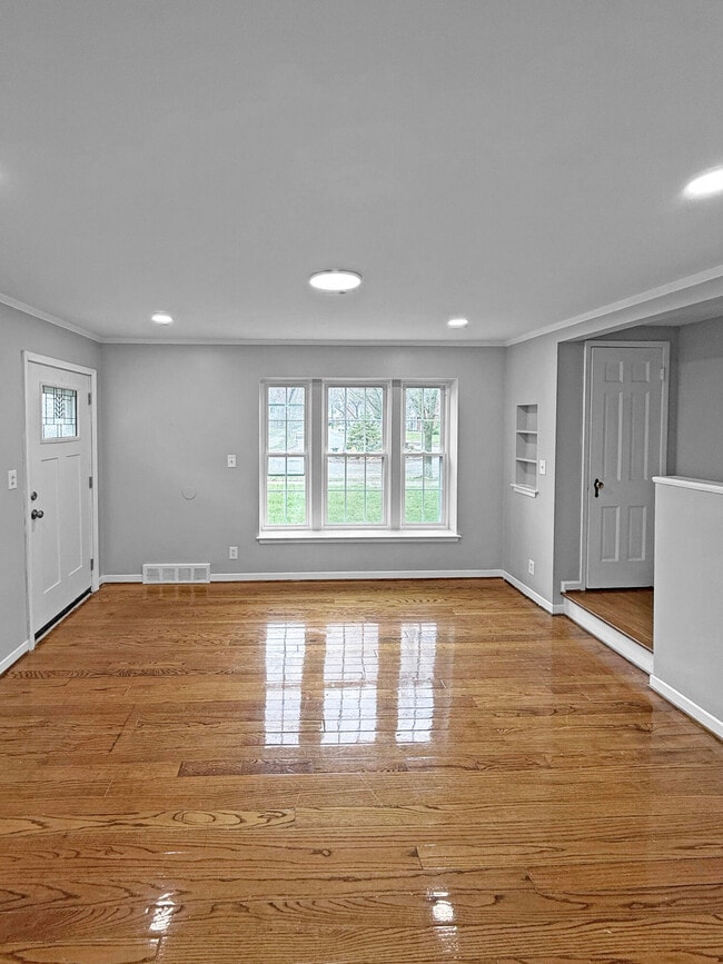 Building Photo - 3746 Brewster St