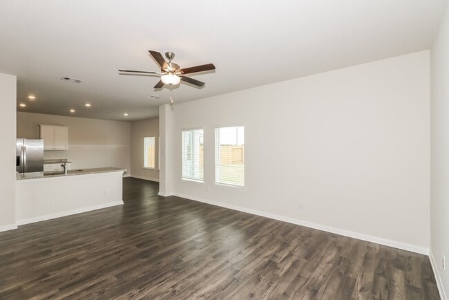 Building Photo - 424 Polly Grv Dr