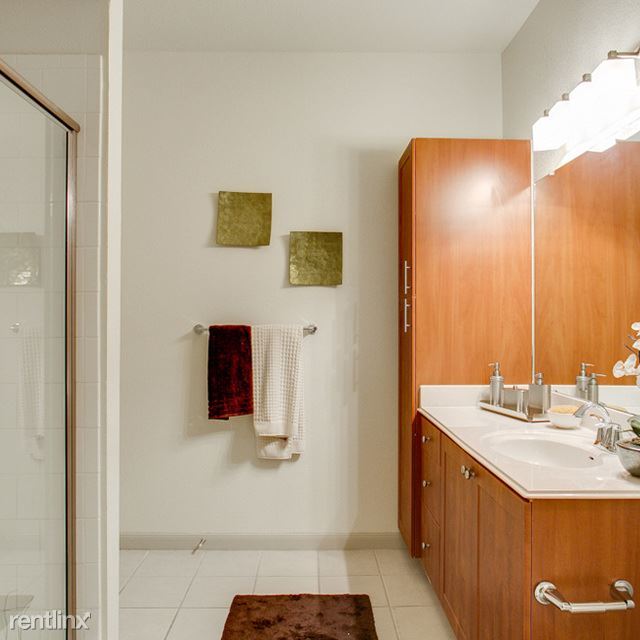 Building Photo - 1 br, 1 bath Apartment - 10701 S 1st St 700
