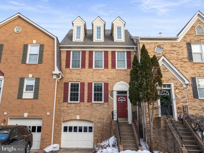 Building Photo - 2048 Pieris Ct