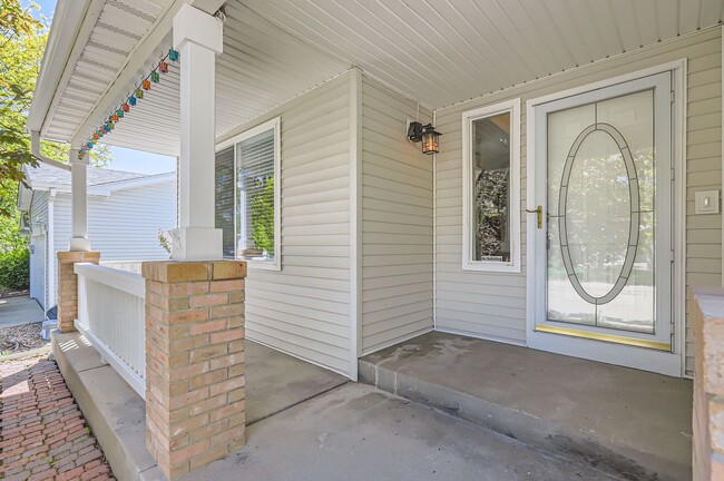 Building Photo - Gorgeous 4 Bed 2.5 Bath Home in Wolf Creek!