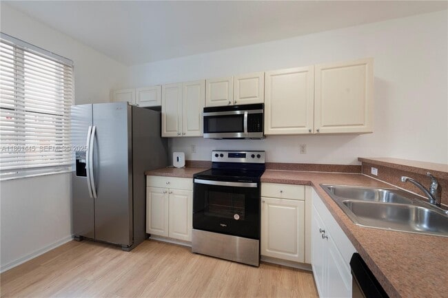 Building Photo - 17347 NW 7th Ave