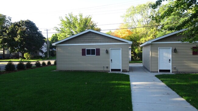 Building Photo - 3336 Library Ln