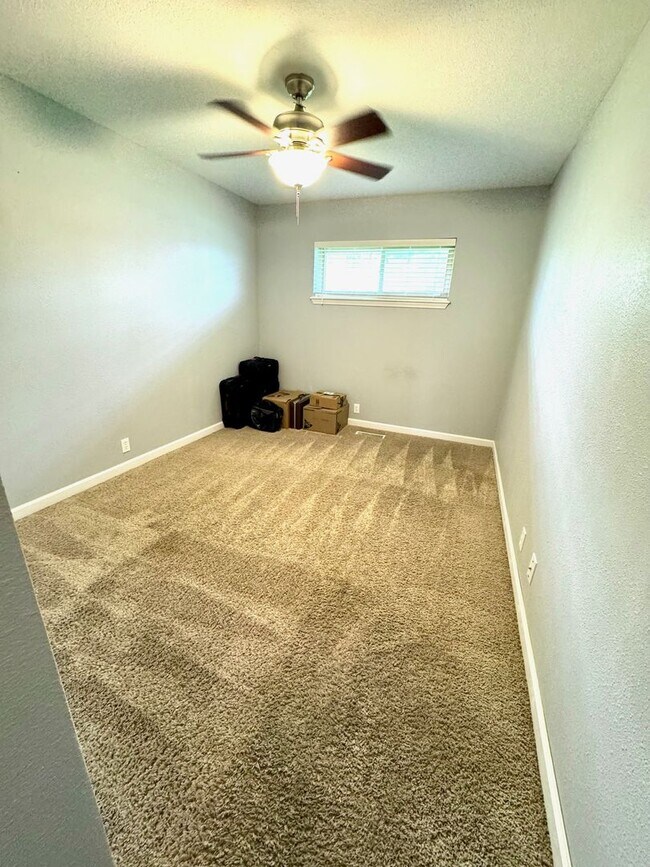 Building Photo - Spacious McAlester Home with Workshop Acce...